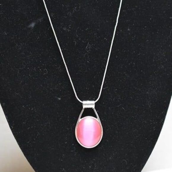 Jewelry - Pink Moonstone Oval Small Silver Tone Link Chain Lobster Claw Clasp Necklace